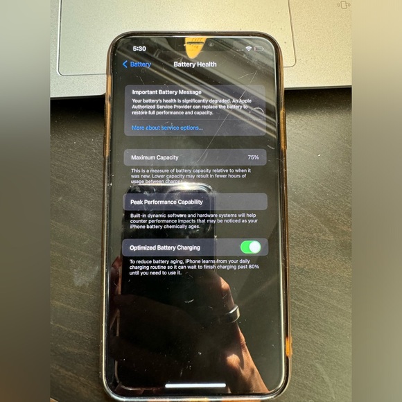 iPhone 11 Pro Max 64GB (Green) - Picture 4 of 4